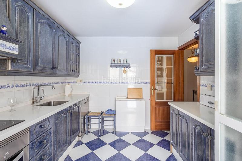 Foto a90fa047-dd9d-4b70-80a3-f69356621fbb. Casa en calle de mariana pineda 8 casa adosada con piscina en Santa Fe