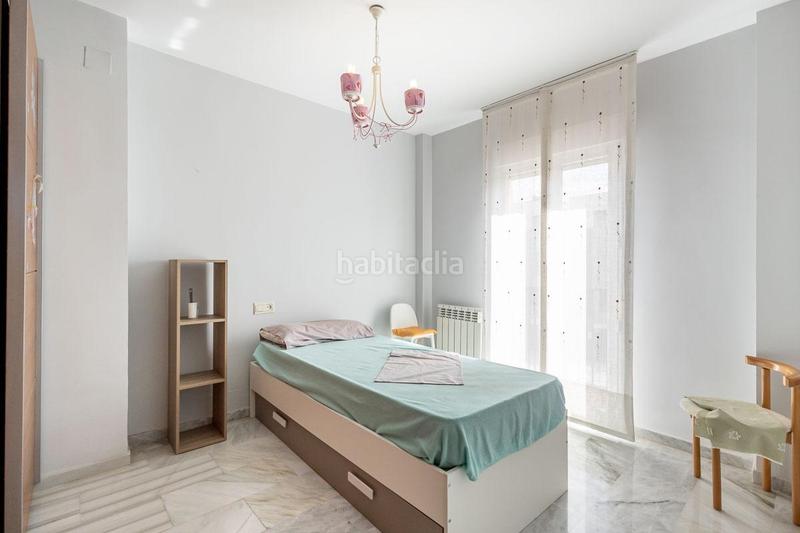 Foto b3e46858-404a-41fe-a0ce-3a2eb62933a0. Casa en calle de mariana pineda 8 casa adosada con piscina en Santa Fe