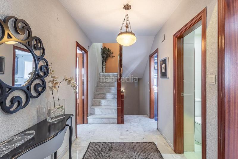 Foto c1edf3f2-87d0-4518-a975-9eda3f0672af. Casa en calle de mariana pineda 8 casa adosada con piscina en Santa Fe