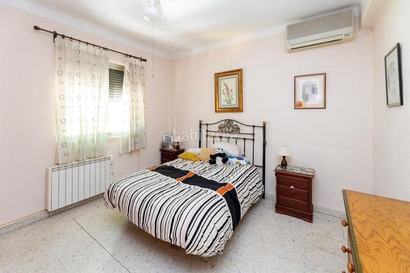 Foto b87aaea6-7b01-4326-91a4-d7f0bb2fd9ea. Piso en calle santa margarita 8 fantástico piso junto instituto astrofísica en Granada