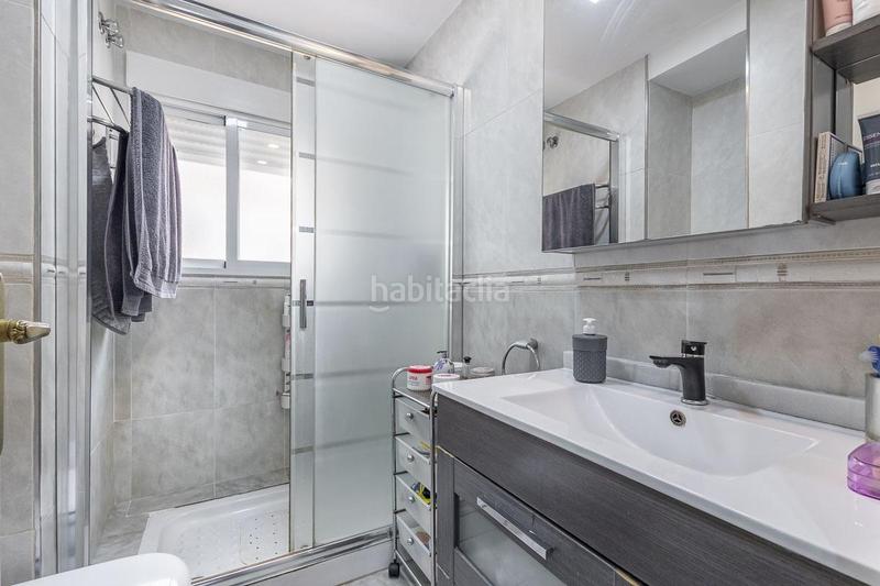 Foto 105aed0b-dd90-4dd5-92b2-c3a0b75600a2. Piso en calle comarex 1 gran piso junto campus de la salud en Granada