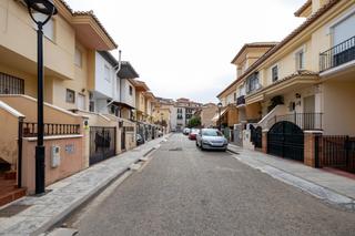 Casa a schiera  Calle río dílar. Lujo y tranquilidad en la mejor zona de la localidad.