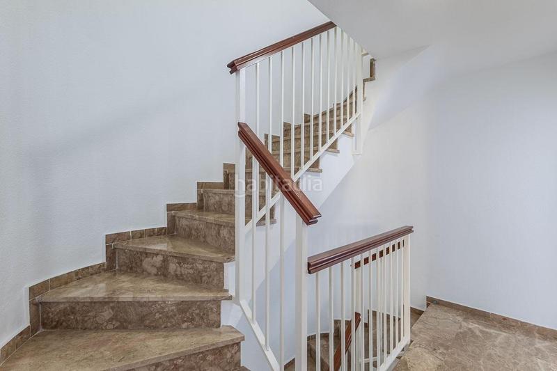 Foto 84f4bb8d-c448-4261-b8f1-a7ff89964bca. Casa adosada en calle de manuel de falla 10 tu casa ideal te espera en los ! tranquilidad, vistas y espacio para toda la familia en Ogíjares