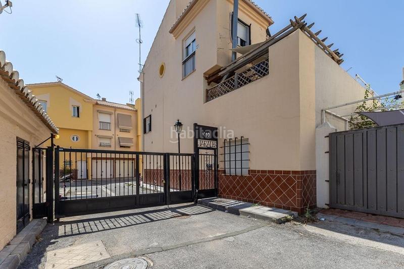 Foto ba87e402-5b09-4986-9f03-c12baf9f1010. Casa adosada en calle de manuel de falla 10 tu casa ideal te espera en los ! tranquilidad, vistas y espacio para toda la familia en Ogíjares