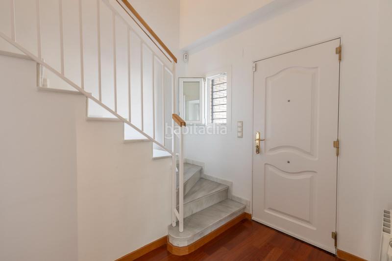 Foto 14e29abb-5325-4889-a896-606bab2fb955. Casa pareada en calle mengibar (lan) 8 vivienda unifamiliar con patio, jardín y todas las comodidades en Granada