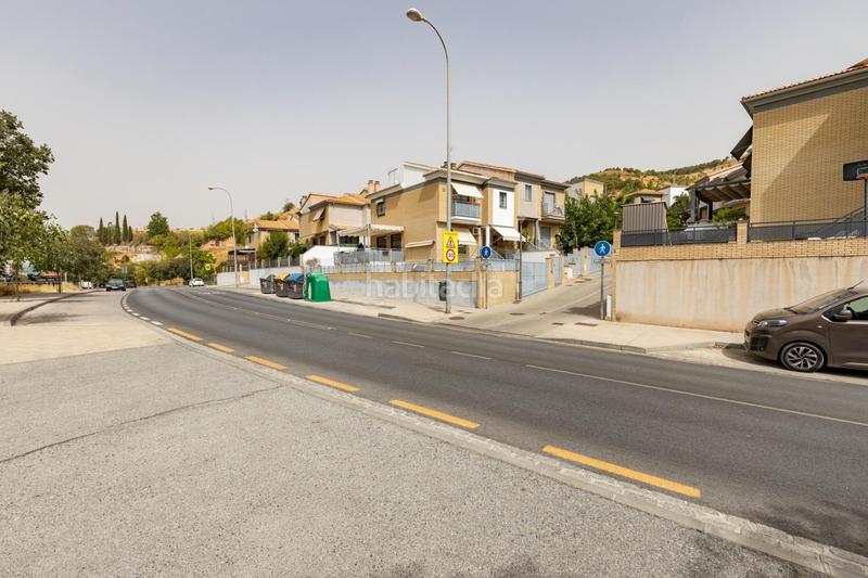 Foto 25303952-41eb-4bfd-9c75-bd99eca8e6ea. Casa pareada en calle mengibar (lan) 8 vivienda unifamiliar con patio, jardín y todas las comodidades en Granada