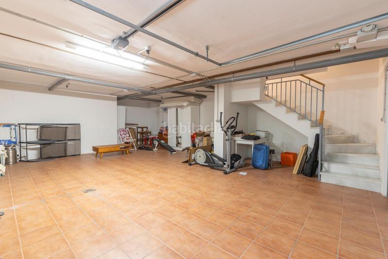 Foto 2cdbc584-788b-493a-b5eb-15950374d006. Casa pareada en calle mengibar (lan) 8 vivienda unifamiliar con patio, jardín y todas las comodidades en Granada