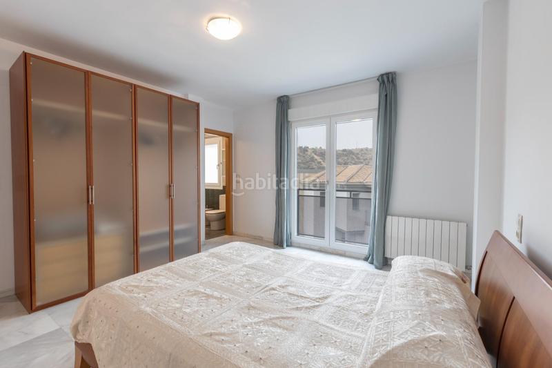 Foto 3653f1fb-1dcd-4591-b5c0-49a23031a12e. Casa pareada en calle mengibar (lan) 8 vivienda unifamiliar con patio, jardín y todas las comodidades en Granada