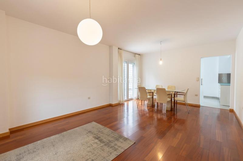 Foto 75b51f0e-5cd7-47c3-862a-7cf38229f8cc. Casa pareada en calle mengibar (lan) 8 vivienda unifamiliar con patio, jardín y todas las comodidades en Granada
