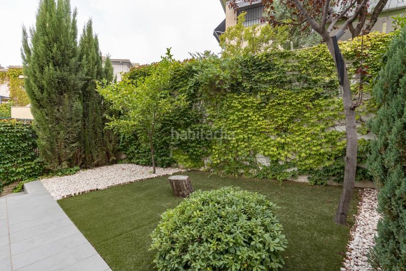 Foto 794aee29-7606-42a4-8238-4a5cf7690fe3. Casa pareada en calle mengibar (lan) 8 vivienda unifamiliar con patio, jardín y todas las comodidades en Granada