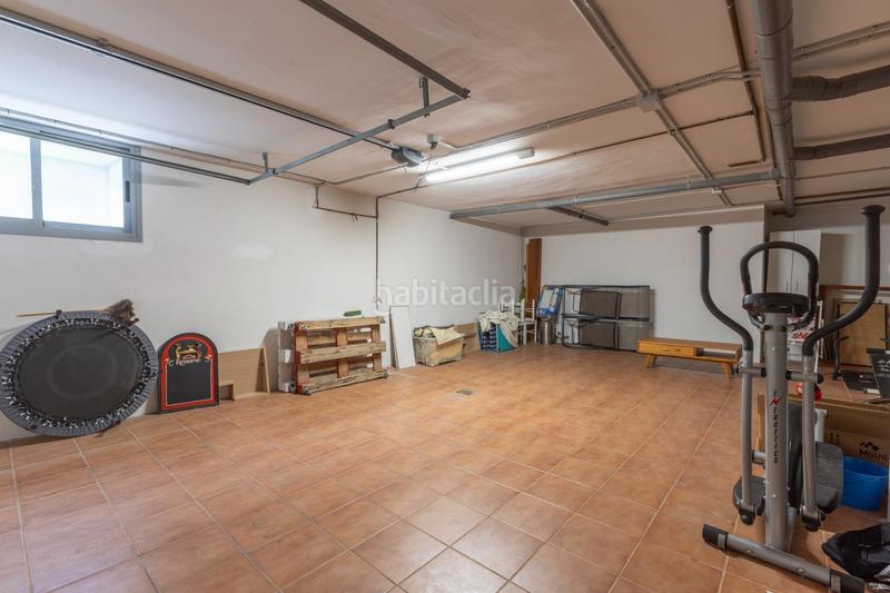 Foto 8562e18e-760f-4578-a024-1f78490766c5. Casa pareada en calle mengibar (lan) 8 vivienda unifamiliar con patio, jardín y todas las comodidades en Granada