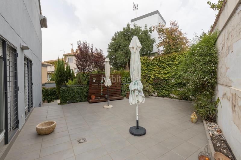 Foto 95600225-641a-4eef-9575-17df2bef1d3b. Casa pareada en calle mengibar (lan) 8 vivienda unifamiliar con patio, jardín y todas las comodidades en Granada