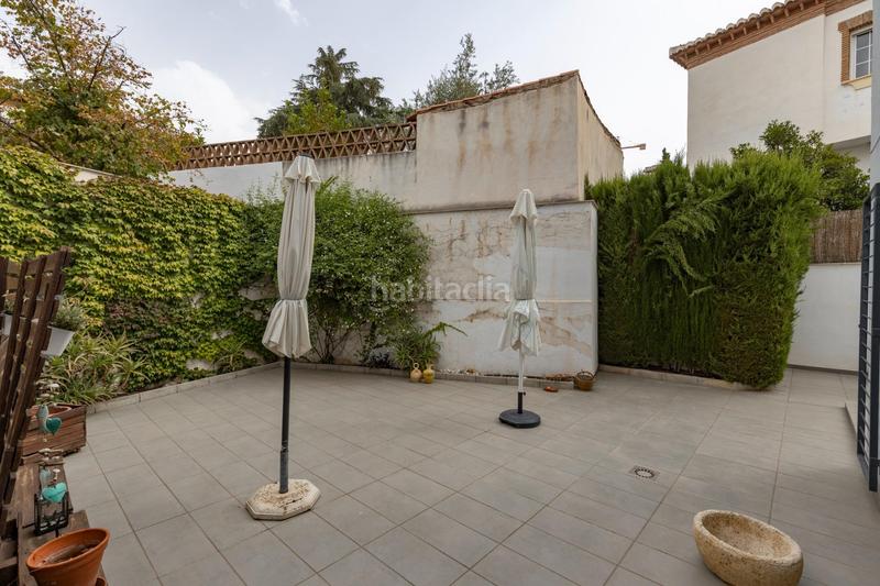 Foto 9b36c92d-07b9-4786-954e-b4ef310d4c35. Casa pareada en calle mengibar (lan) 8 vivienda unifamiliar con patio, jardín y todas las comodidades en Granada