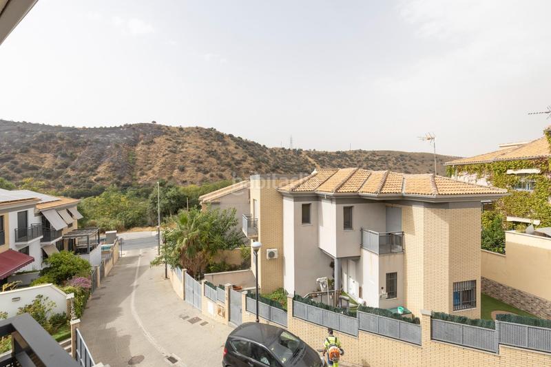 Foto a2b839bd-9816-4322-b0b6-ce2ec3856a54. Casa pareada en calle mengibar (lan) 8 vivienda unifamiliar con patio, jardín y todas las comodidades en Granada