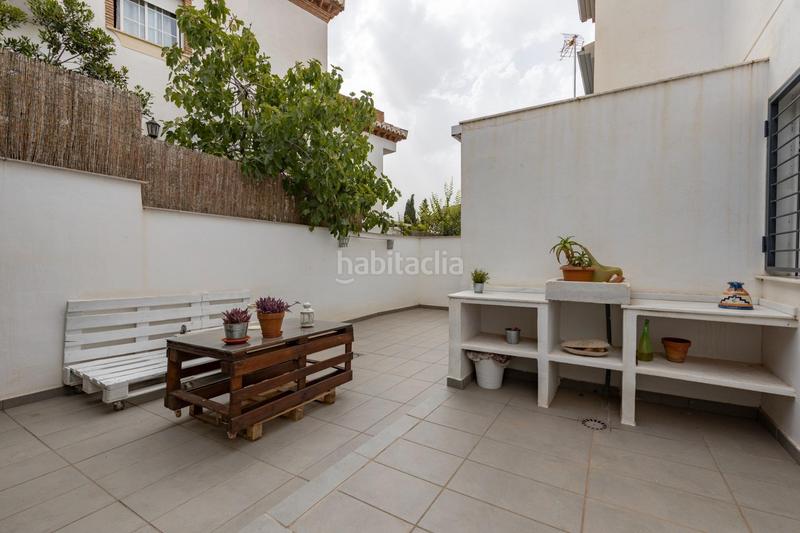 Foto a908d2f5-b493-4910-8be0-e69d71deba0f. Casa pareada en calle mengibar (lan) 8 vivienda unifamiliar con patio, jardín y todas las comodidades en Granada