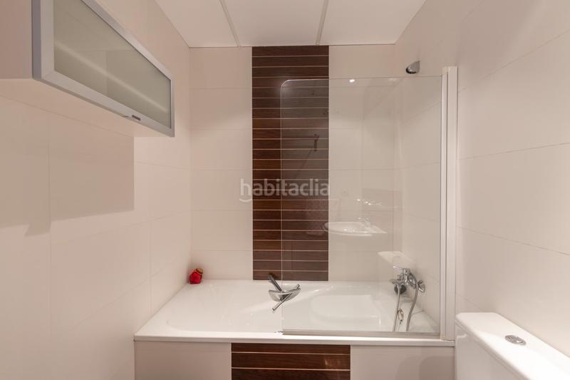 Foto c34b0f39-9a84-4250-9842-b0a4d2cc1a30. Casa pareada en calle mengibar (lan) 8 vivienda unifamiliar con patio, jardín y todas las comodidades en Granada