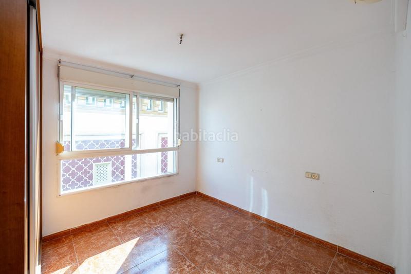 Foto 15be1fa3-bbf2-49ab-9eb2-78c50fa7cb6d. Ático en calle calle parraga piso en venta de tres dormitorios en zona recogidas. en Granada