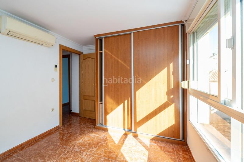 Foto 520b3c37-8e52-4014-a3a5-0b45b17e01f0. Ático en calle calle parraga piso en venta de tres dormitorios en zona recogidas. en Granada