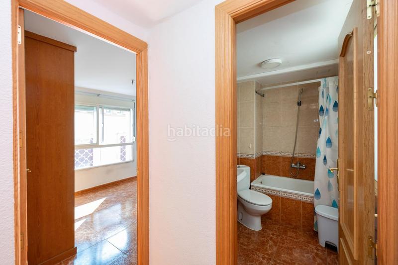 Foto 77ca71d8-3fb4-4670-81f6-793dd4364db0. Ático en calle calle parraga piso en venta de tres dormitorios en zona recogidas. en Granada