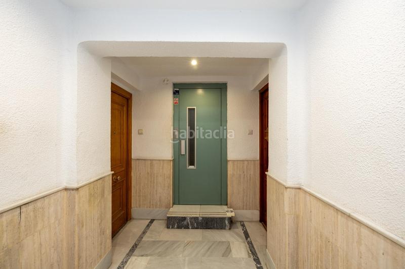 Foto bab478f8-8769-47eb-a399-50b1474f972a. Ático en calle calle parraga piso en venta de tres dormitorios en zona recogidas. en Granada