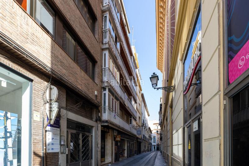 Foto e8924295-6925-45ae-80ae-4ed53aa55f88. Ático en calle calle parraga piso en venta de tres dormitorios en zona recogidas. en Granada