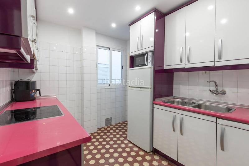 Foto 0ceec4b2-a5ee-4672-b7dd-78f10258e044. Piso en calle pintor lopez mezquita 9 oportunidad única en el corazón calle pintor lópez mezquita en Granada