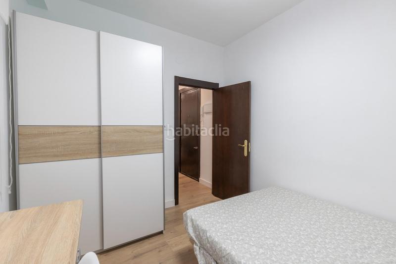 Foto f9b92288-d382-42a9-9792-ad7af7a5f7c9. Piso en calle pintor lopez mezquita 9 oportunidad única en el corazón calle pintor lópez mezquita en Granada