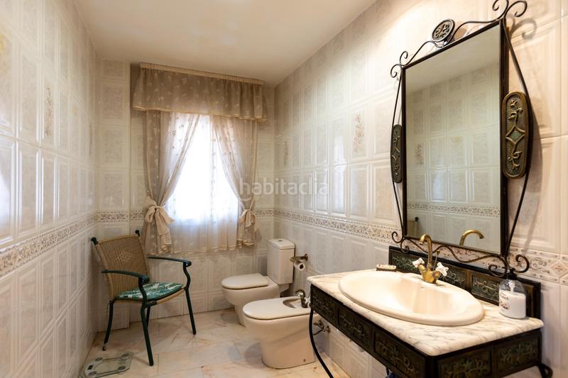 Foto 72b110b9-4d6a-4df7-9434-df404b8f695e. Chalet en calle alonso de contreras 14 gran casa en Motril