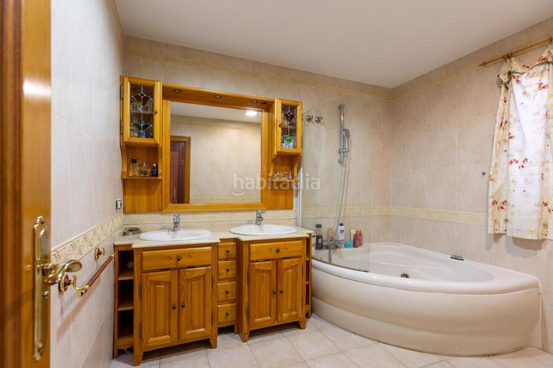 Foto ce64a709-2102-4ef3-a790-d5899f9feac4. Chalet en calle alonso de contreras 14 gran casa en Motril
