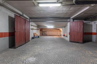 Parking voiture à Calle calle doctor jaime garcía royo, 2 2. Gran cochera cerrada en el centro de granada