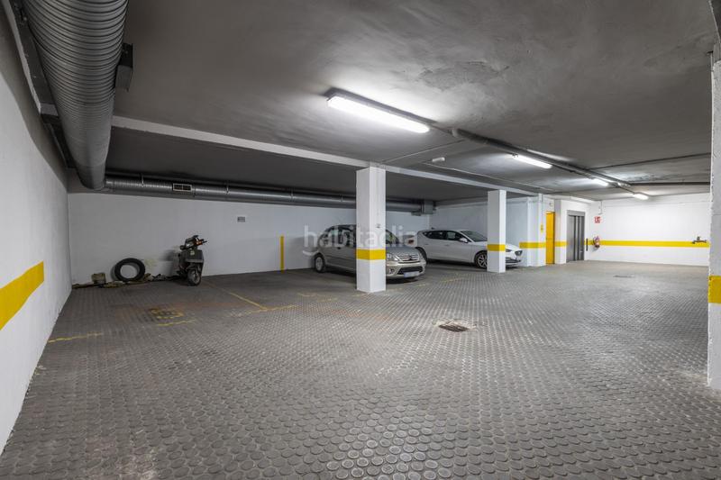 Foto b867a04f-bfda-4ad7-981c-1cebd1df9296. Posto auto in plaza de tovar in San Matías - Realejo Granada