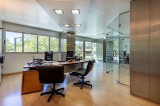 Locale commerciale in Plaza de carretas 5. Exclusivo inmueble en plaza de carretas, junto al emblemático pa