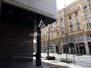 Location Appartement  Calle santa lucía 6. Piso en alquiler en la gran vía de granada  ideal para una perso