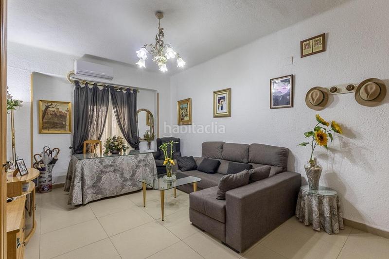 Foto a9abae7b-a60d-442a-bb77-60f580d01b16. Flat in calle moncayo 3 in San Matías - Realejo Granada