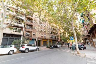 Appartement  Calle curro cuchares 11. Oportunidad única en una zona fabulosa de granada