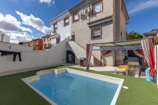 Casa aparellada  Calle de la romanza 16. Casa en venta en híjar