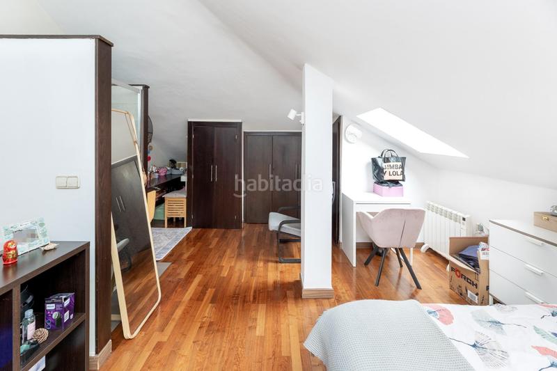 Foto f7e8c746-c7e0-4f03-8322-4ec39a35ef5b. Duplex in calle del pino 67 in Crta. De la Sierra Granada