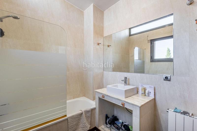 Foto b360a945-6640-4931-8193-22a91039737d. Casa in calle cosmos 10 in Barrio de la Vega Monachil