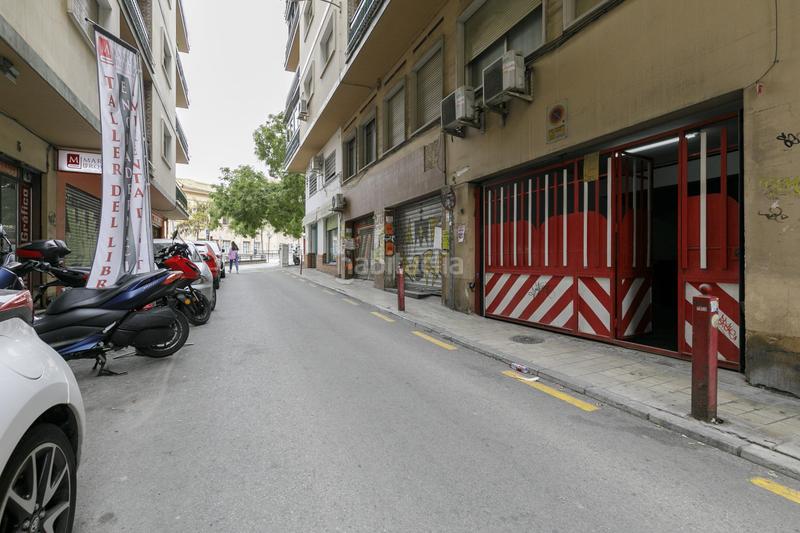 Foto cd3970d4-ab61-4dc3-9afc-2bb27471f10c. Aparcament cotxe a plaza san isidro 1 a San Ildefonso Granada