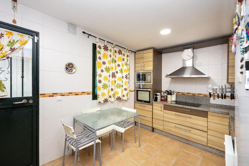 Foto 001b2bc5-2b3c-4bd8-9433-fea1c0237158. Xalet a avenida luis javier 173 a Jun