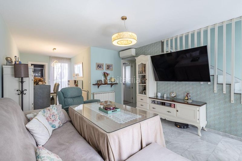 Foto 75333c98-2bd7-4132-a43c-9a3c351b2588. Casa adossada a calle clara campoamor 2 a Atarfe