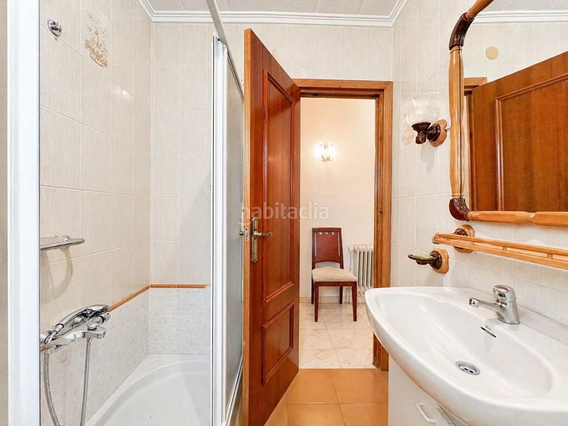 Foto a5bfa9b9-e3e6-410b-a1a8-7df1f0853a6b. Casa amb calefacció aparcament a Baza