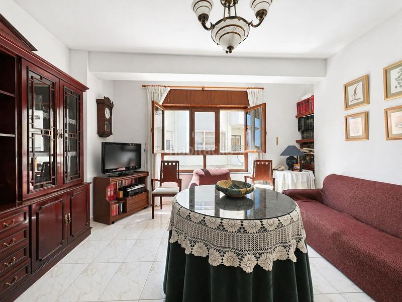 Foto f5d51243-42cb-409a-b060-062a66f4f43d. Casa amb calefacció aparcament a Baza