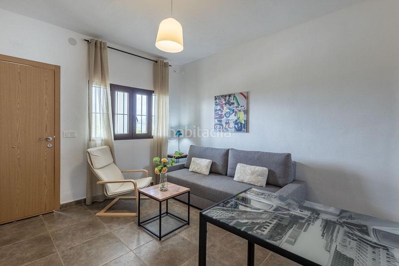 Foto e5245ae7-4c81-4ec2-83da-fb652648f3dd. Edifici a moreta 95 a Arenas del Rey