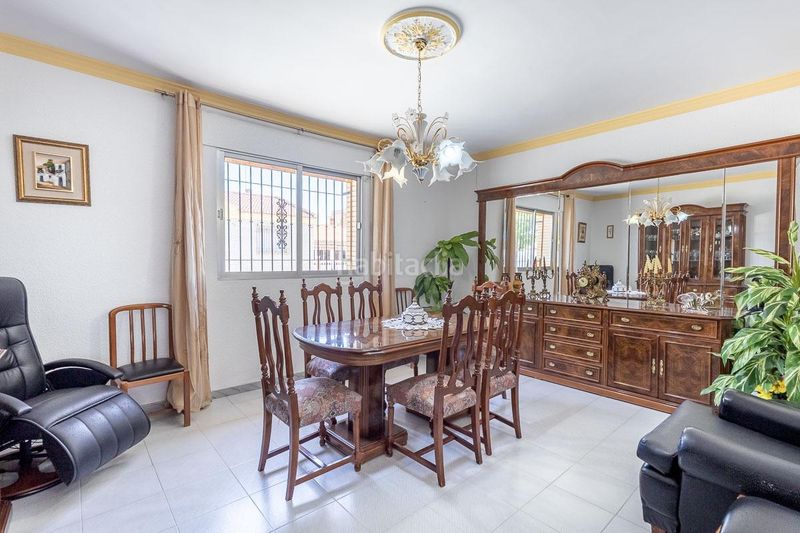 Foto f20919c9-d923-4e7c-b70b-c07e1cf08a05. Casa amb aparcament a Láchar