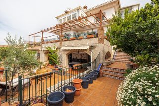 Chalet à Calle el tejo 19. Bienvenido al hogar de tus sueños en el barrio de la vega, monac