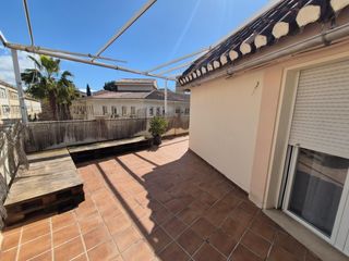 Rent Penthouse  Calle calle luis del mármol carvajal. Ático junto a san juan de dios