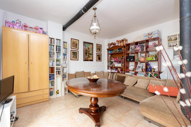 Foto 01a6b409-07c0-419c-9979-367360d28b9f. Chalet en calle el tejo 19 en Barrio de la Vega Monachil