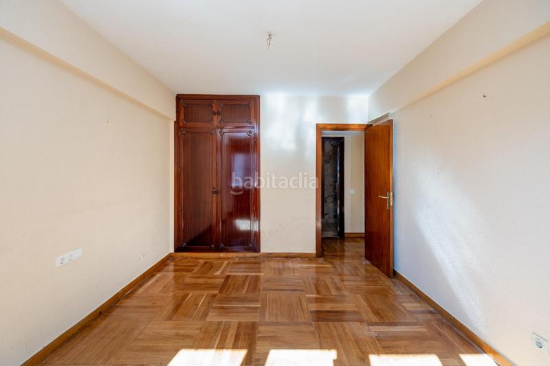 Foto b2d87250-64ae-434d-9d50-cb7974aecf08. Piso en avenida de la constitucion 18 piso de lujo en avenida constitución en Granada