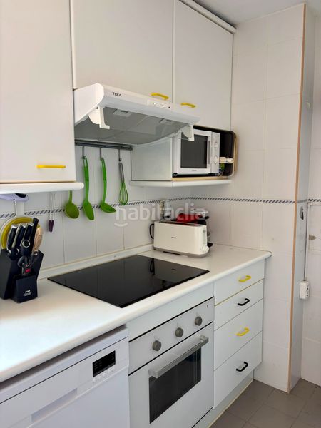 Foto 0a4325df-aa05-4762-a322-dbad63a5f246. Rent duplex with heating parking in Valdeacederas Madrid